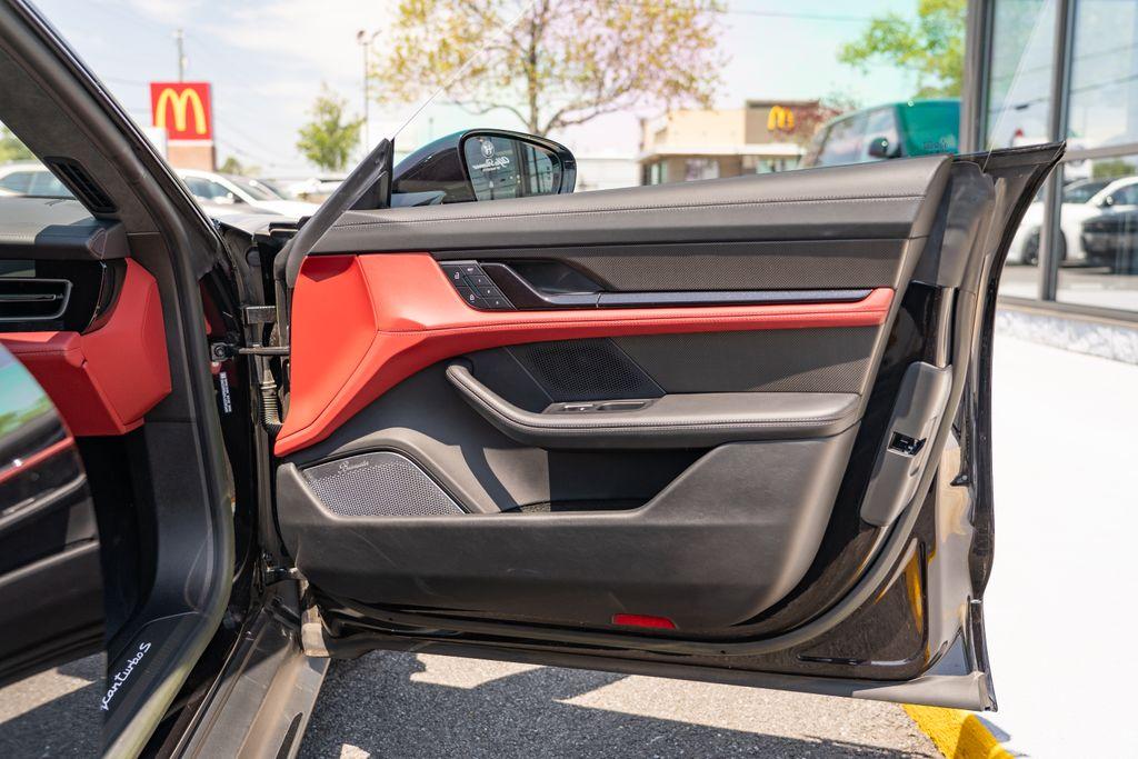 2023 Porsche Taycan