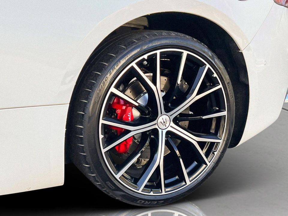 2024 MASERATI GRANTURISMO
