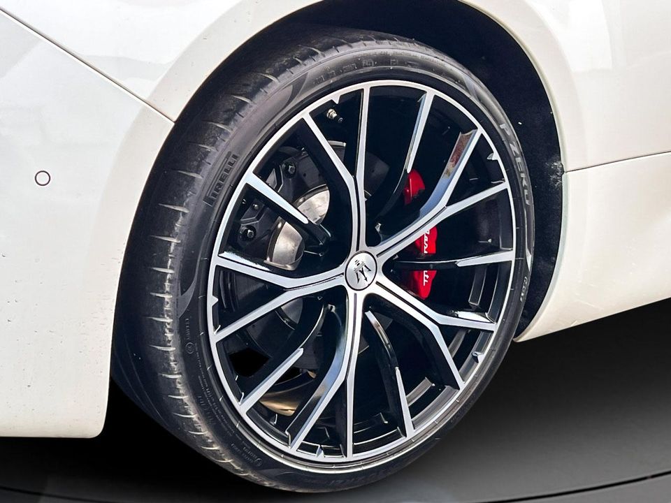 2024 MASERATI GRANTURISMO