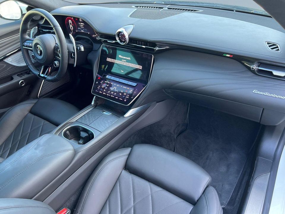 2024 MASERATI GRANTURISMO