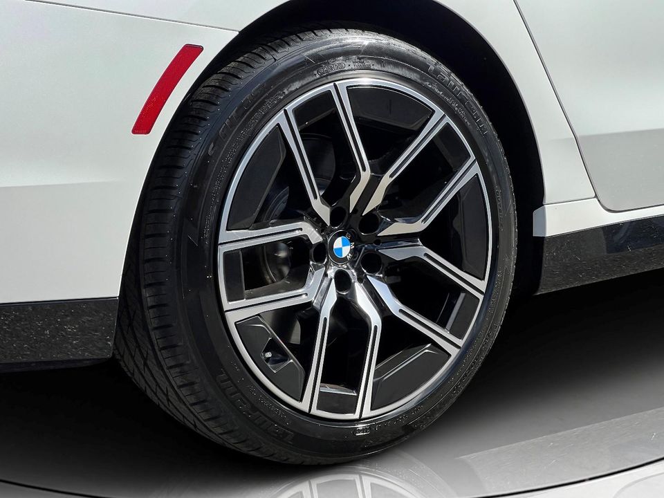 2024 BMW 740