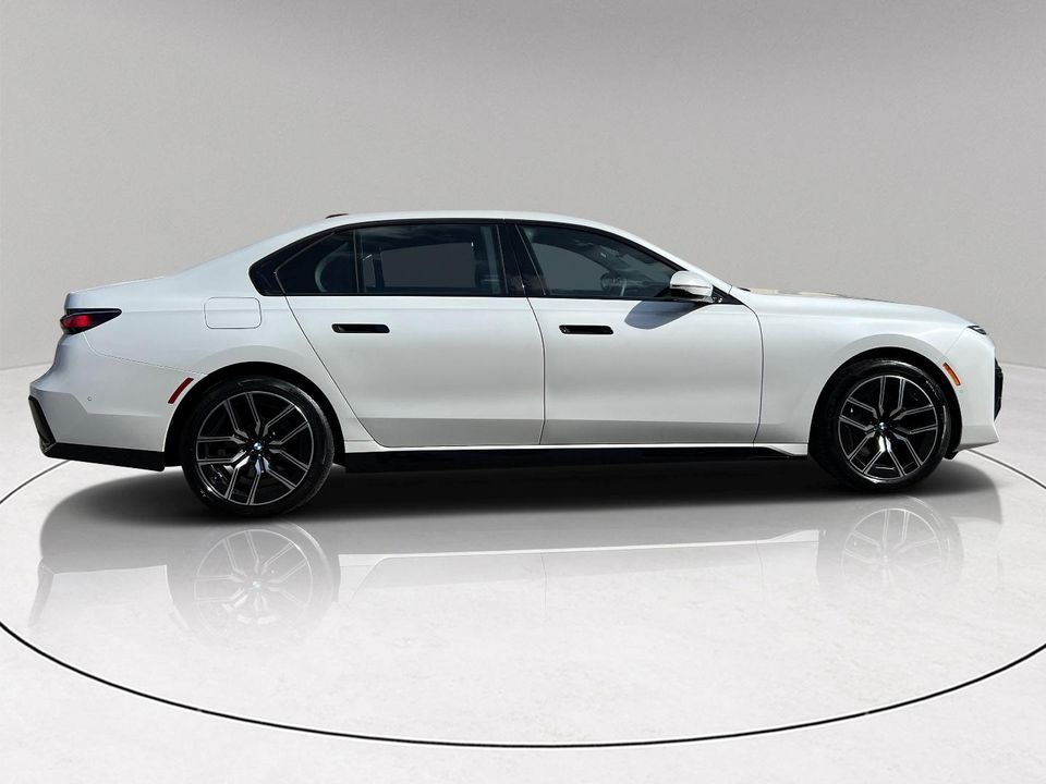 2024 BMW 740