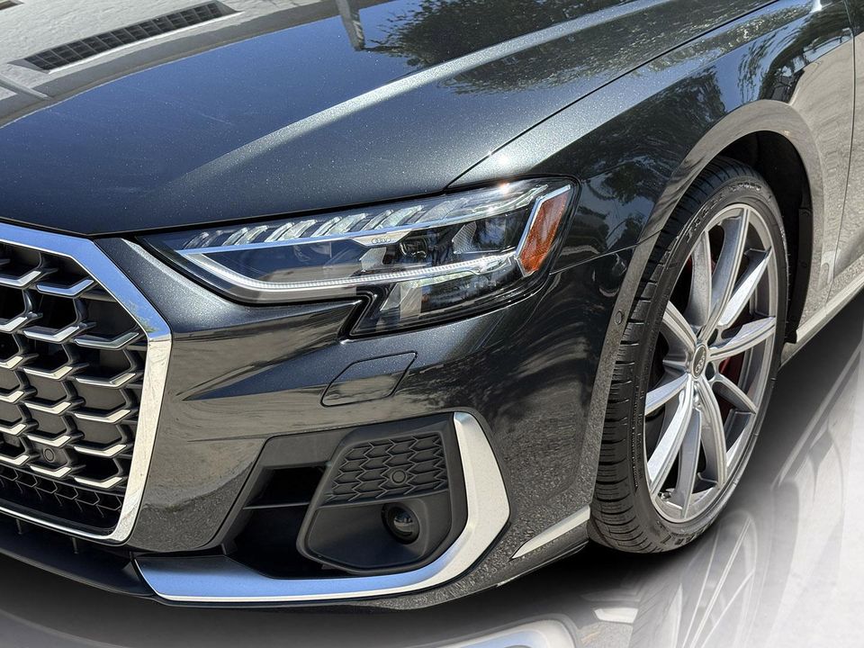 2023 AUDI S8