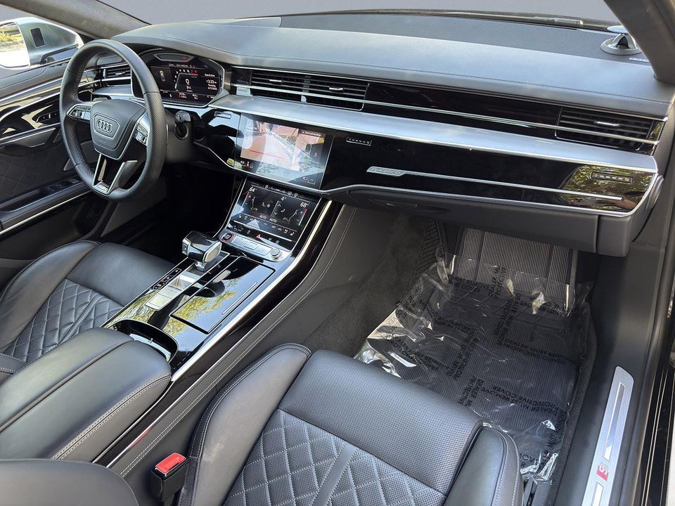 2023 AUDI S8