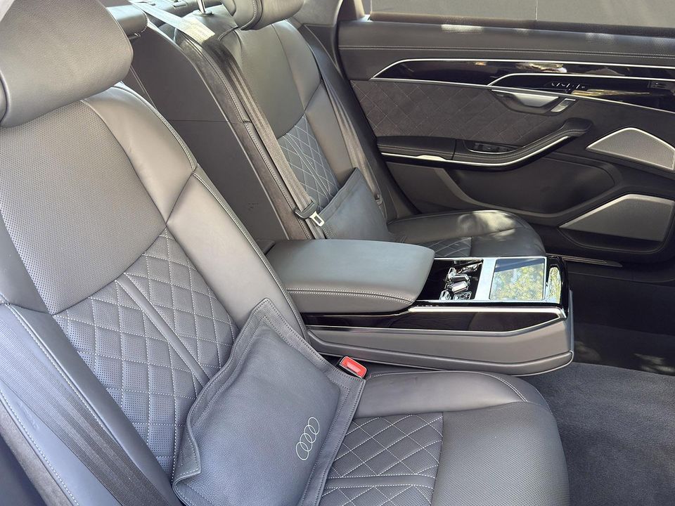 2023 AUDI S8