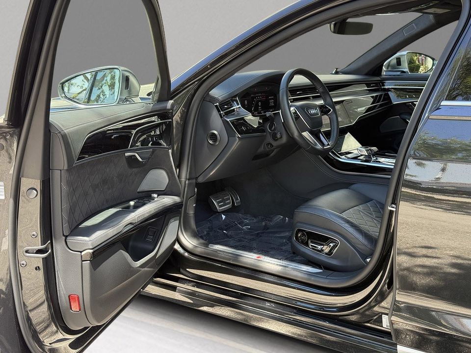 2023 AUDI S8
