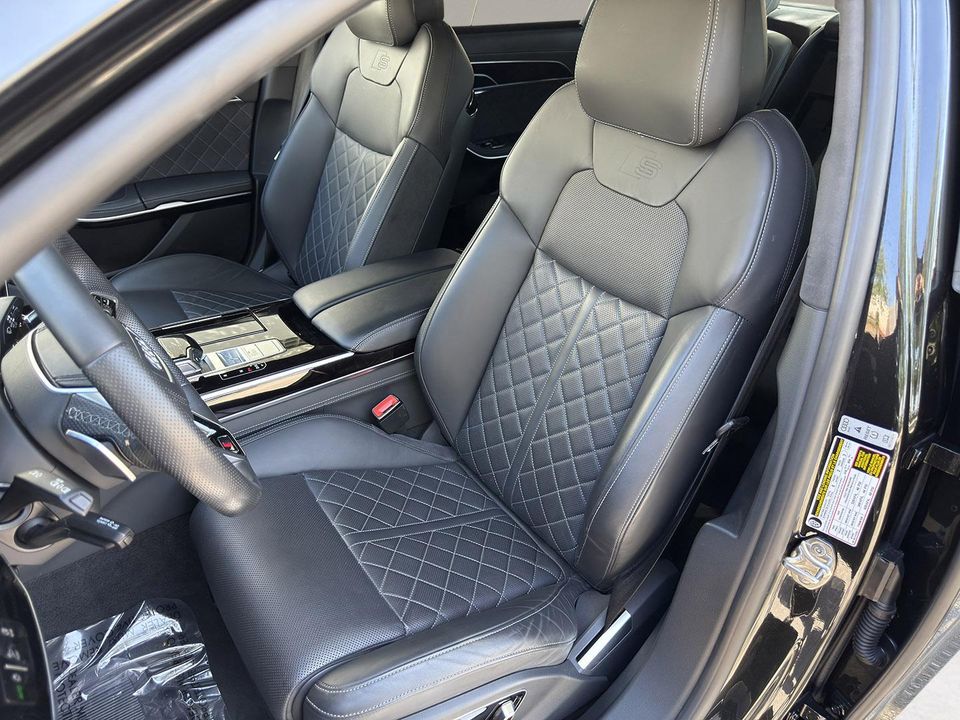 2023 AUDI S8