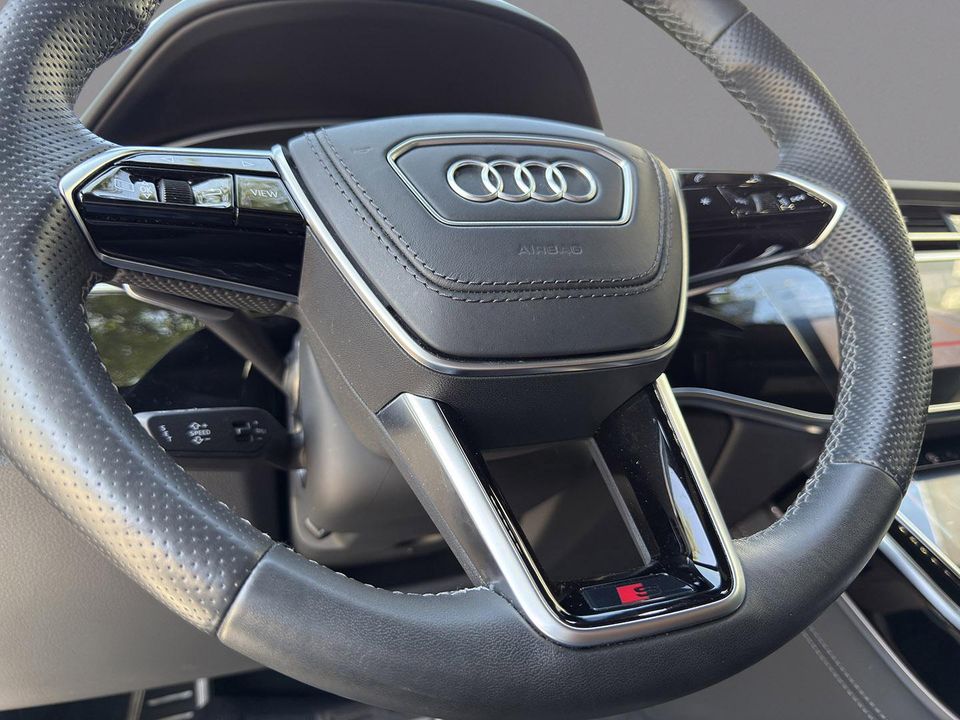 2023 AUDI S8