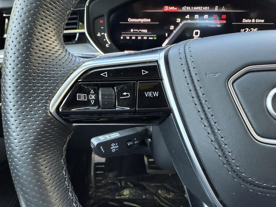 2023 AUDI S8