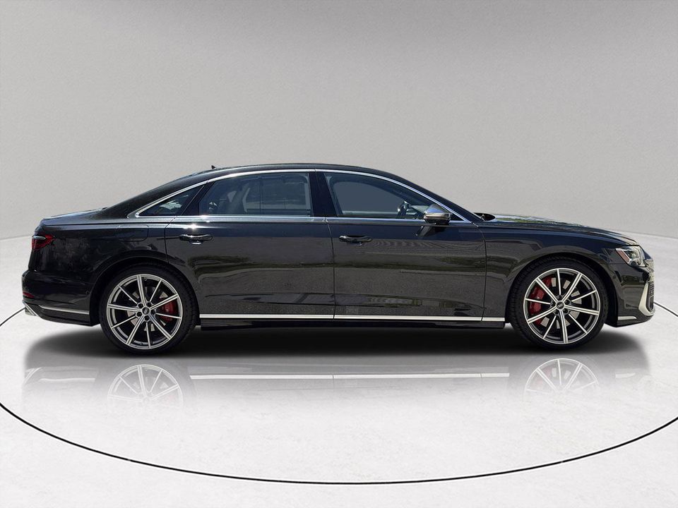 2023 AUDI S8