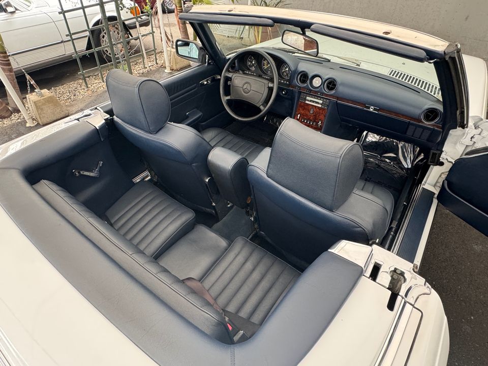 1988 Mercedes-Benz 560-Class