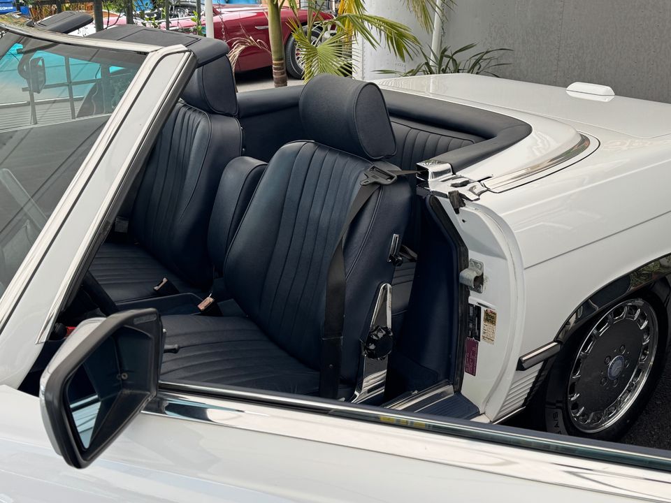 1988 Mercedes-Benz 560-Class