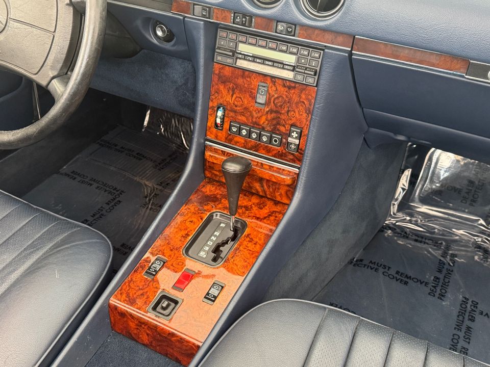 1988 Mercedes-Benz 560-Class