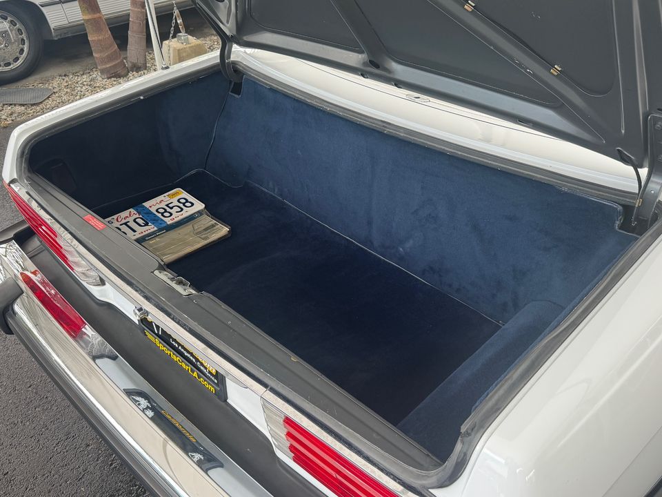 1988 Mercedes-Benz 560-Class