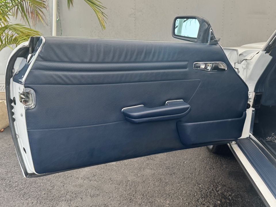 1988 Mercedes-Benz 560-Class