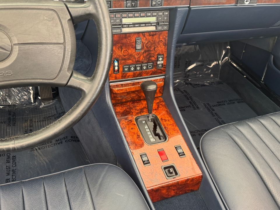 1988 Mercedes-Benz 560-Class