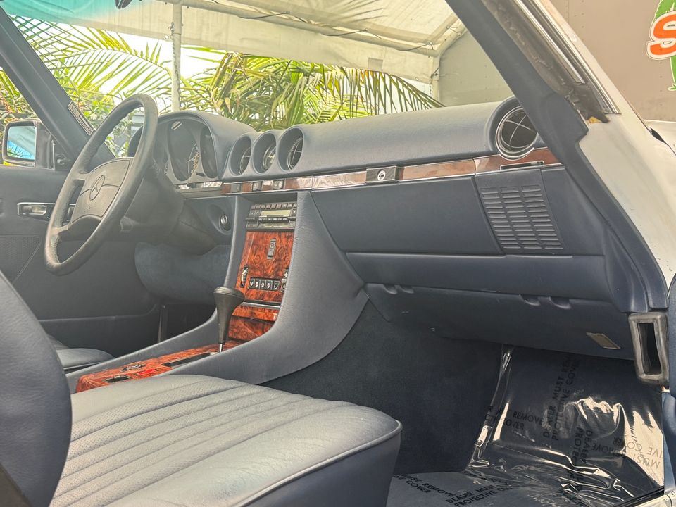 1988 Mercedes-Benz 560-Class