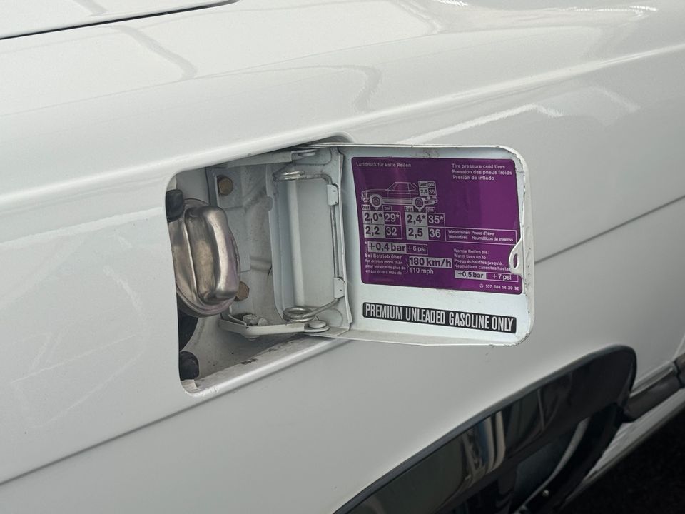 1988 Mercedes-Benz 560-Class