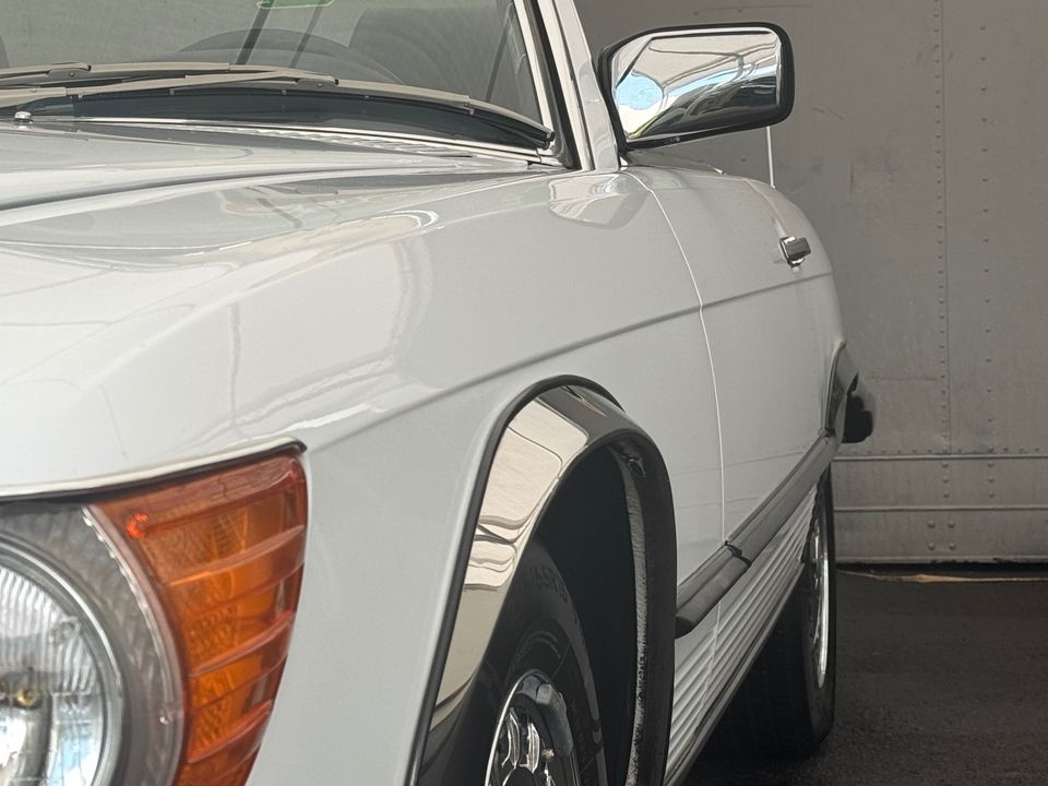 1988 Mercedes-Benz 560-Class