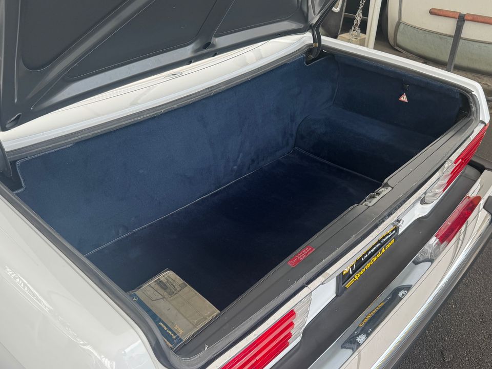 1988 Mercedes-Benz 560-Class
