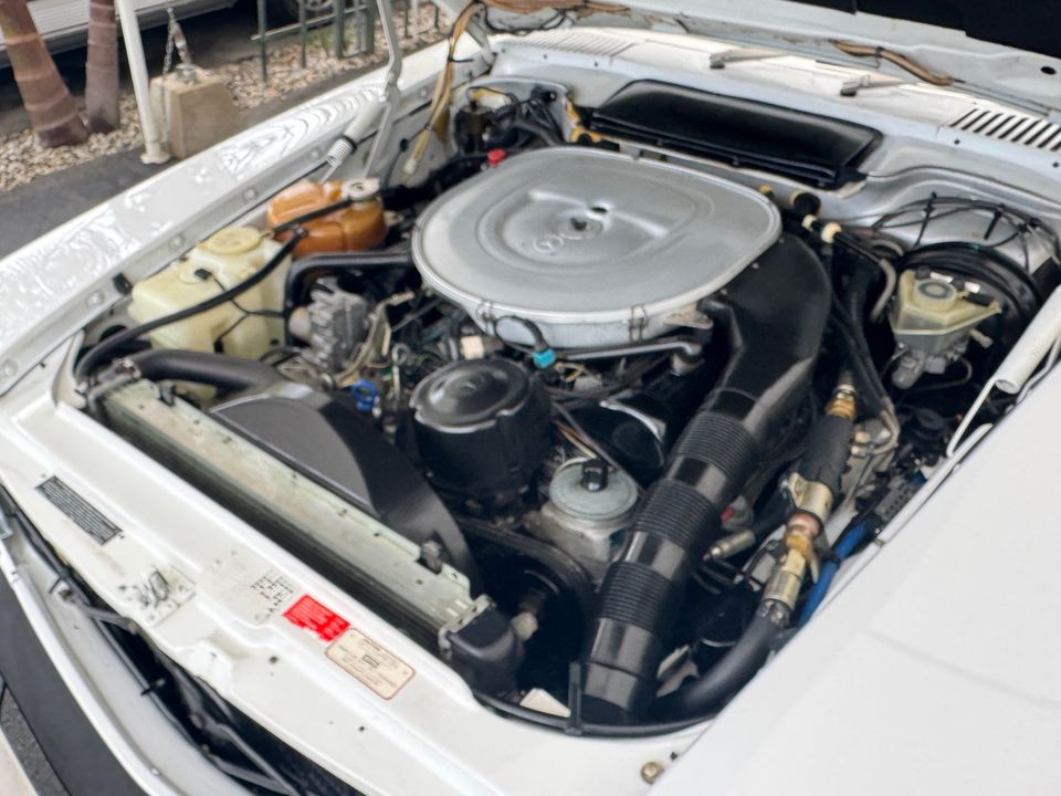 1988 Mercedes-Benz 560-Class