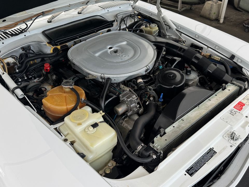 1988 Mercedes-Benz 560-Class