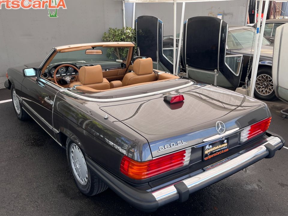 1987 Mercedes-Benz 560-Class