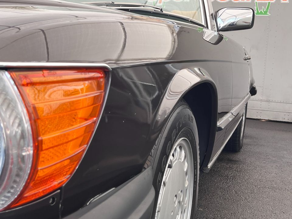 1987 Mercedes-Benz 560-Class