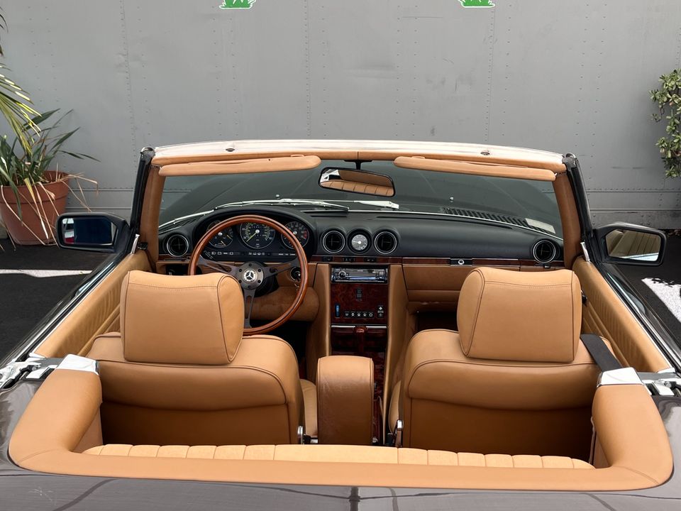 1987 Mercedes-Benz 560-Class