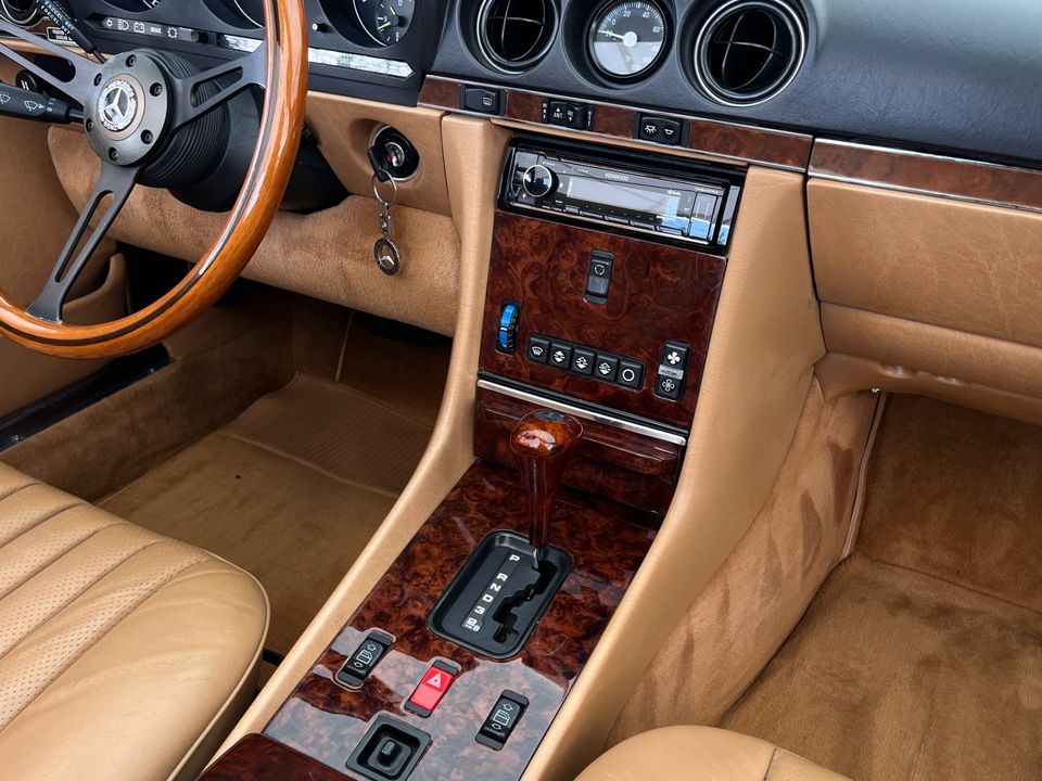 1987 Mercedes-Benz 560-Class