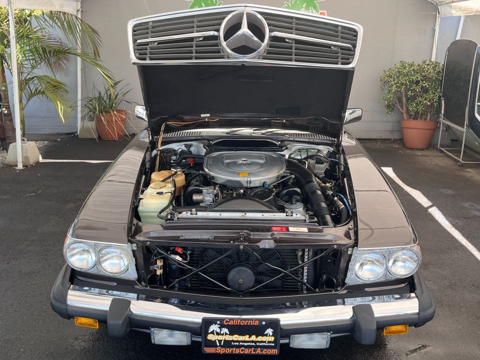 1987 Mercedes-Benz 560-Class