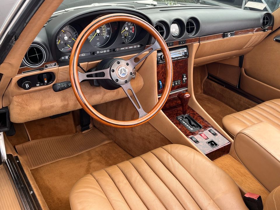 1987 Mercedes-Benz 560-Class