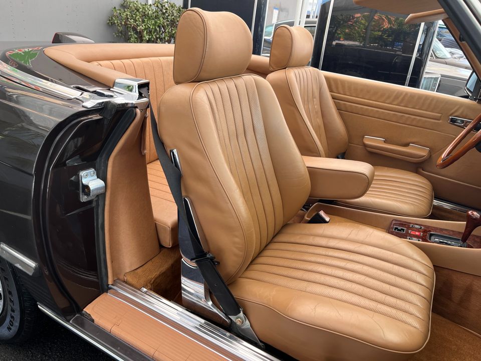 1987 Mercedes-Benz 560-Class