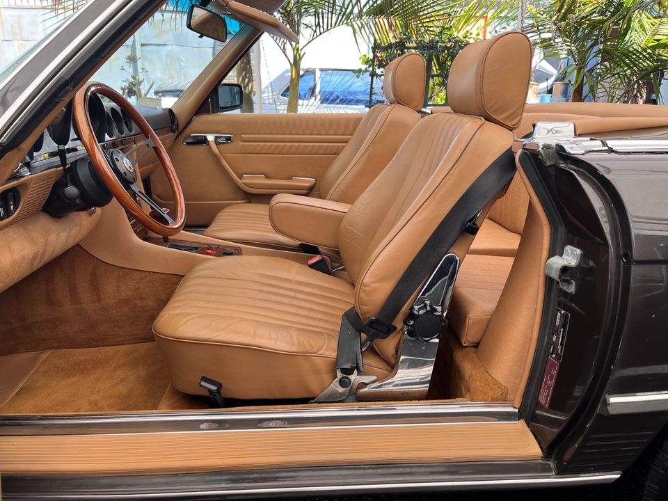 1987 Mercedes-Benz 560-Class