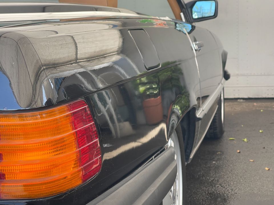 1986 Mercedes-Benz 560-Class