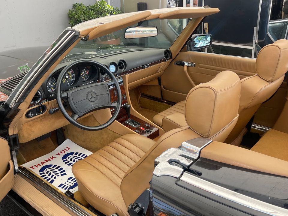 1986 Mercedes-Benz 560-Class