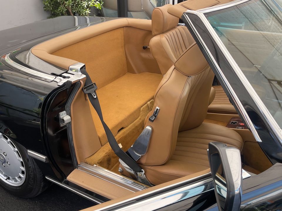 1986 Mercedes-Benz 560-Class