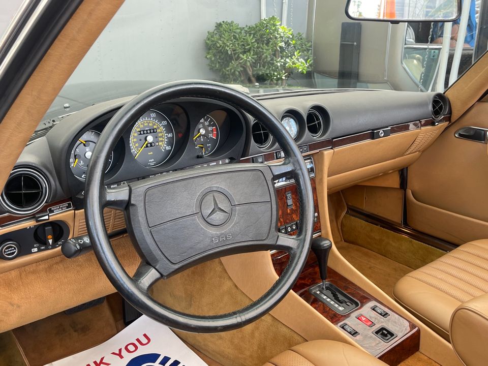 1986 Mercedes-Benz 560-Class