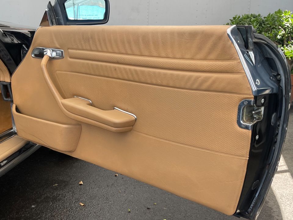 1986 Mercedes-Benz 560-Class