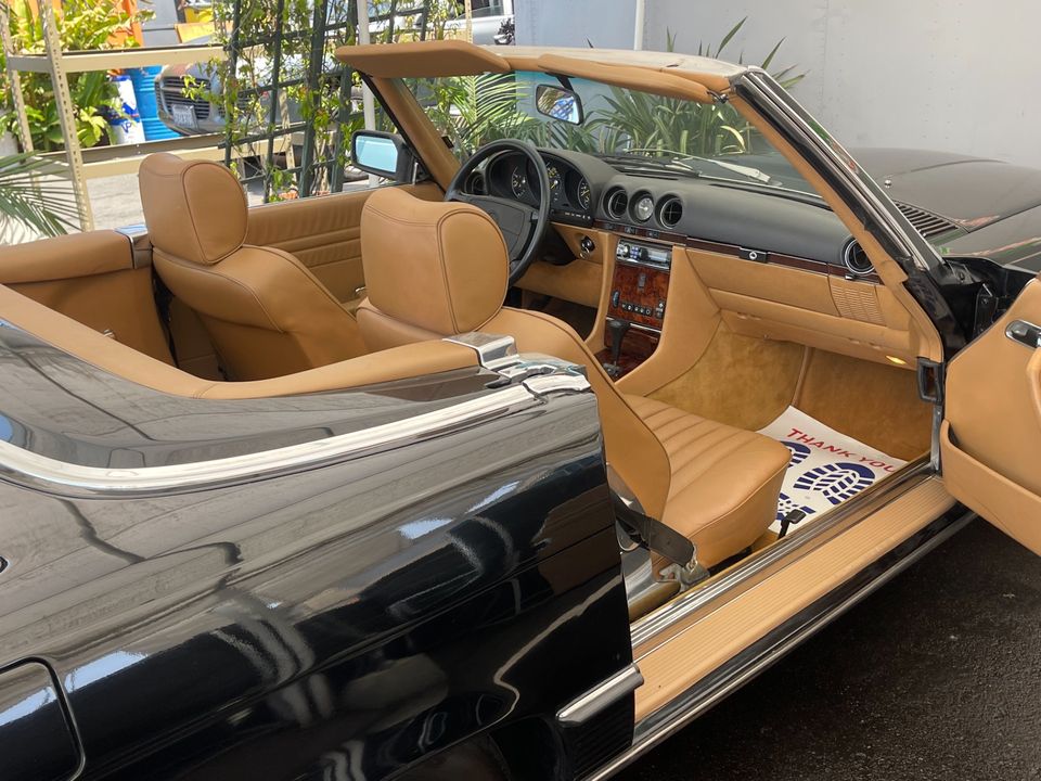 1986 Mercedes-Benz 560-Class