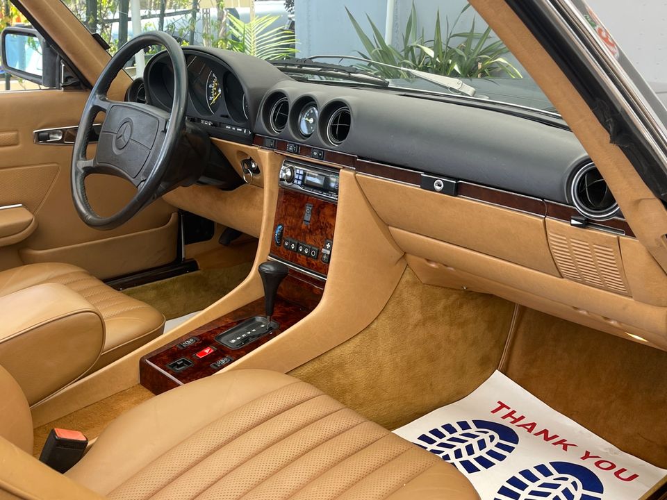 1986 Mercedes-Benz 560-Class