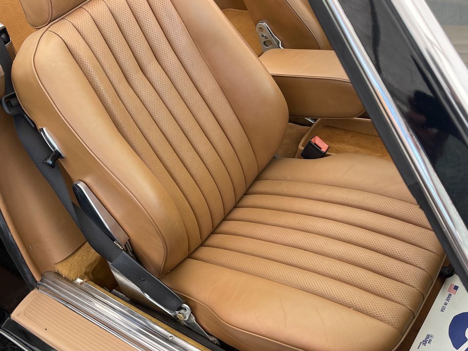 1986 Mercedes-Benz 560-Class