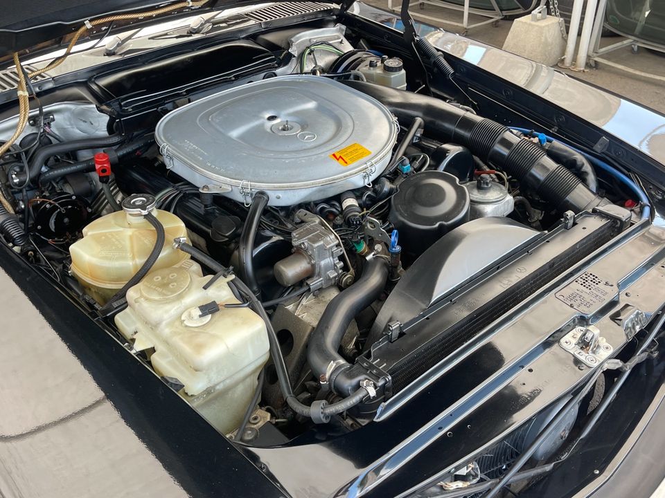 1986 Mercedes-Benz 560-Class