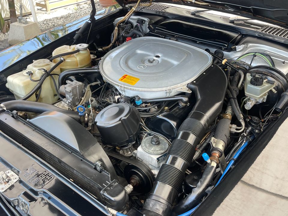 1986 Mercedes-Benz 560-Class