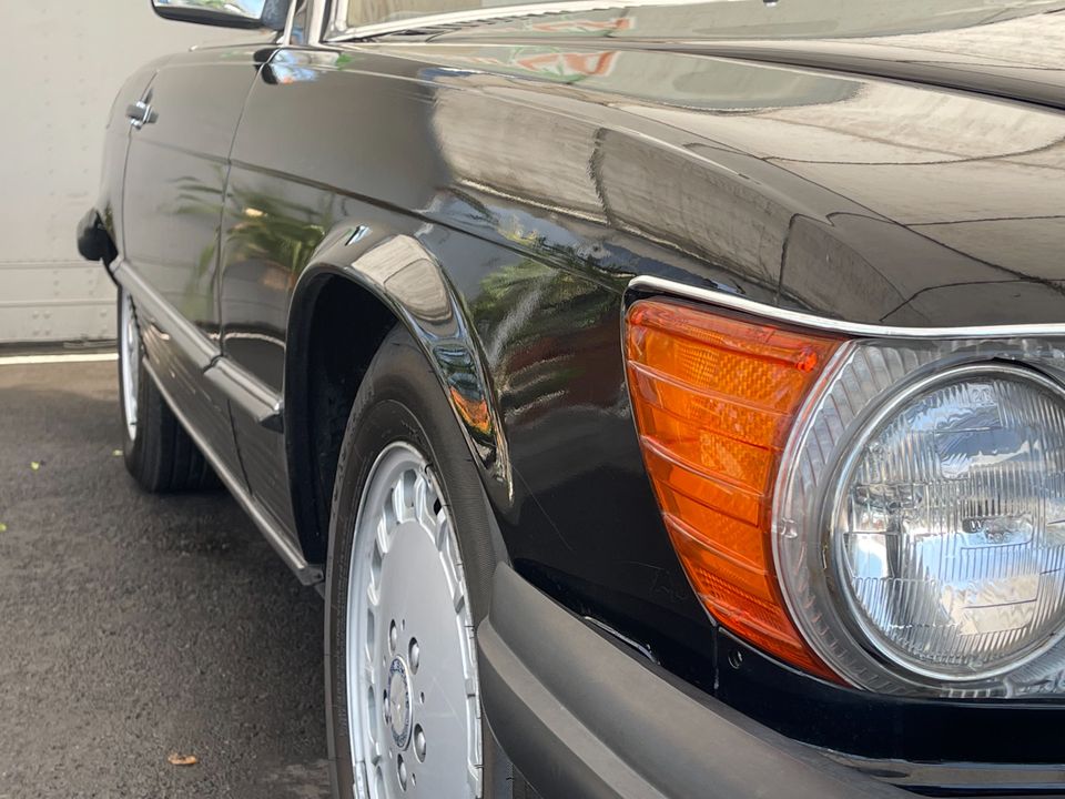 1986 Mercedes-Benz 560-Class