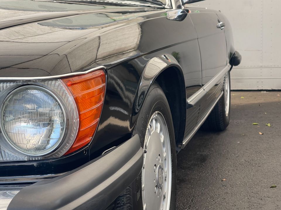 1986 Mercedes-Benz 560-Class