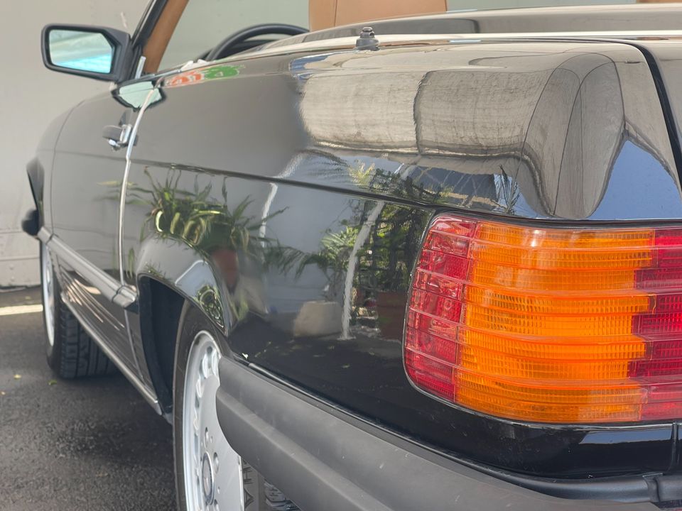 1986 Mercedes-Benz 560-Class