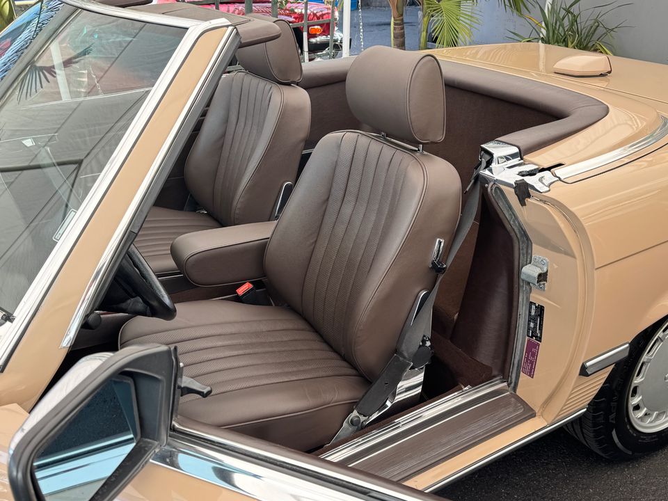 1986 Mercedes-Benz 560-Class