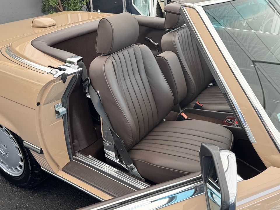 1986 Mercedes-Benz 560-Class