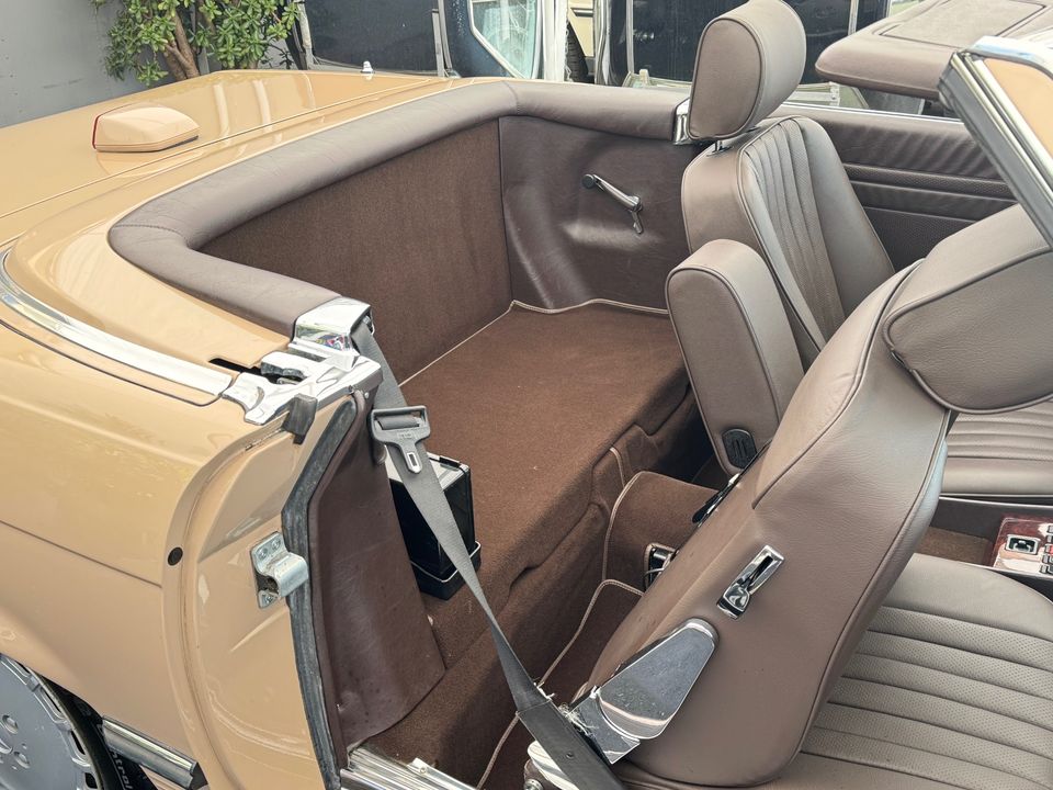 1986 Mercedes-Benz 560-Class